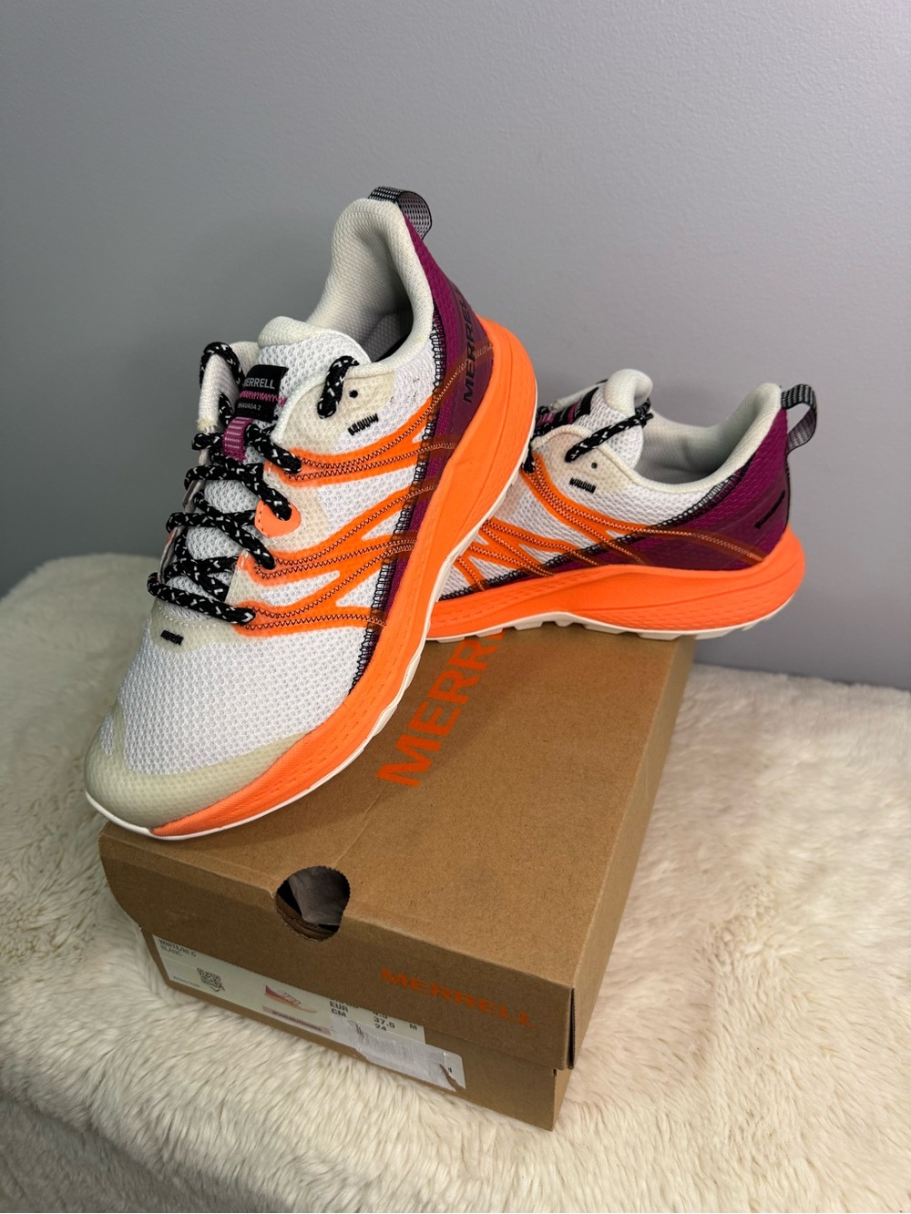 New in Box 🥕Merrell Women's Size 7 Runners